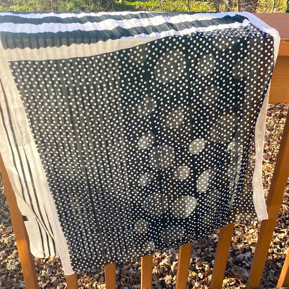 Bianca black and white scarf